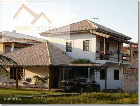 Casa finamente decorada em condomínio de alto padrão em Guarajuba